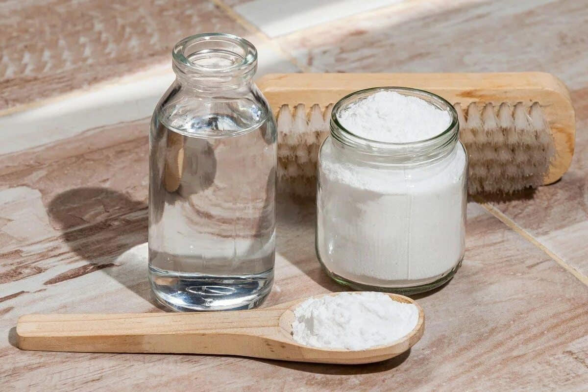 Ako vyčistiť kuchyňu pomocou jednoduchého domáceho lieku v niekoľkých krokoch.