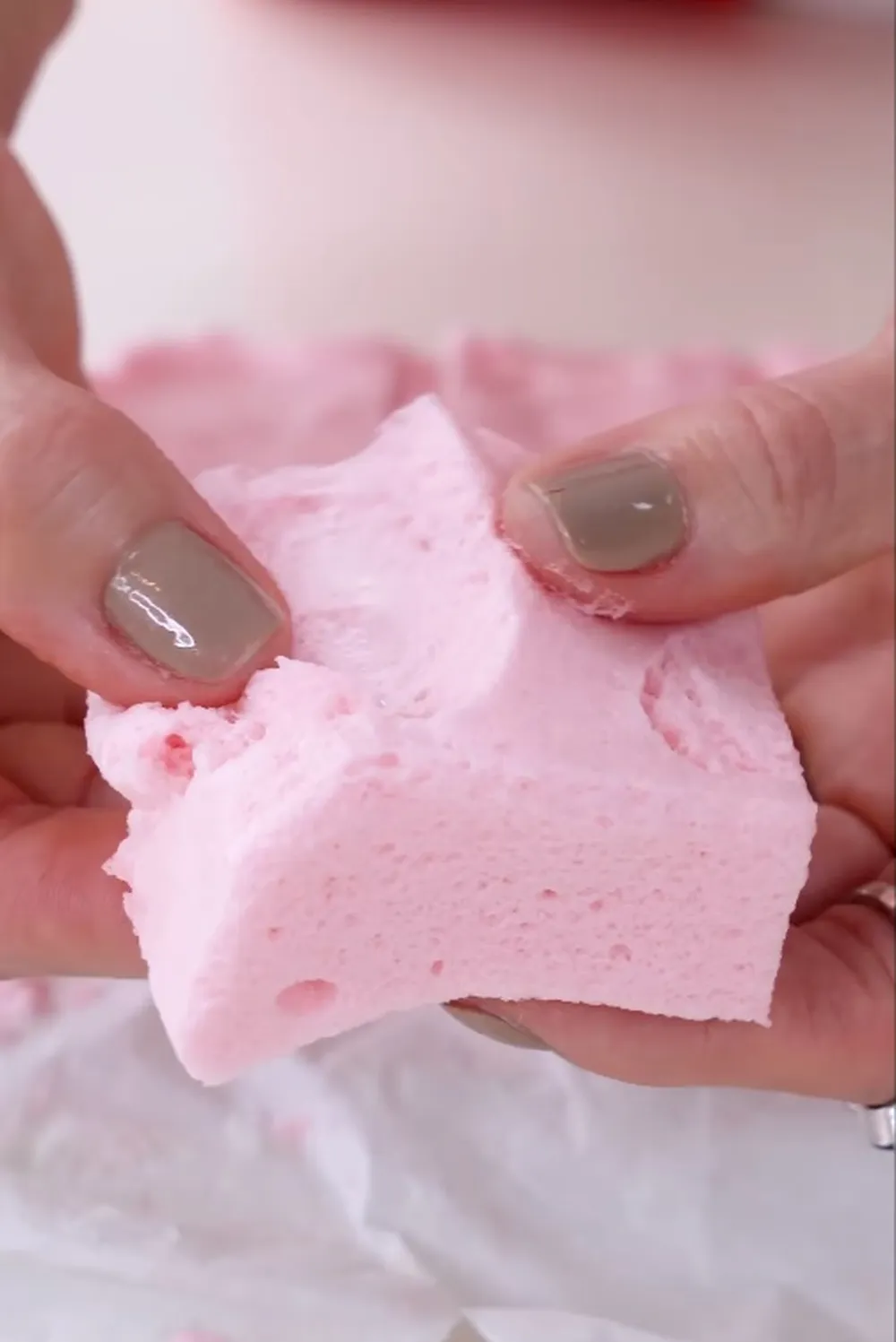 Bez cukru a super vzdušné: ako si doma pripraviť marshmallows len z 2 ingrediencií - obrázok 1