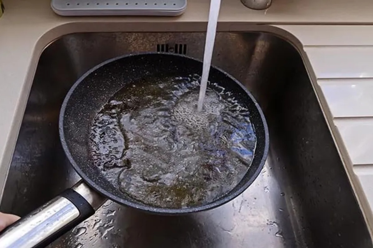 Drhnutie panvice je chyba: táto prísada bez námahy odstraňuje tuk – obrázok 1